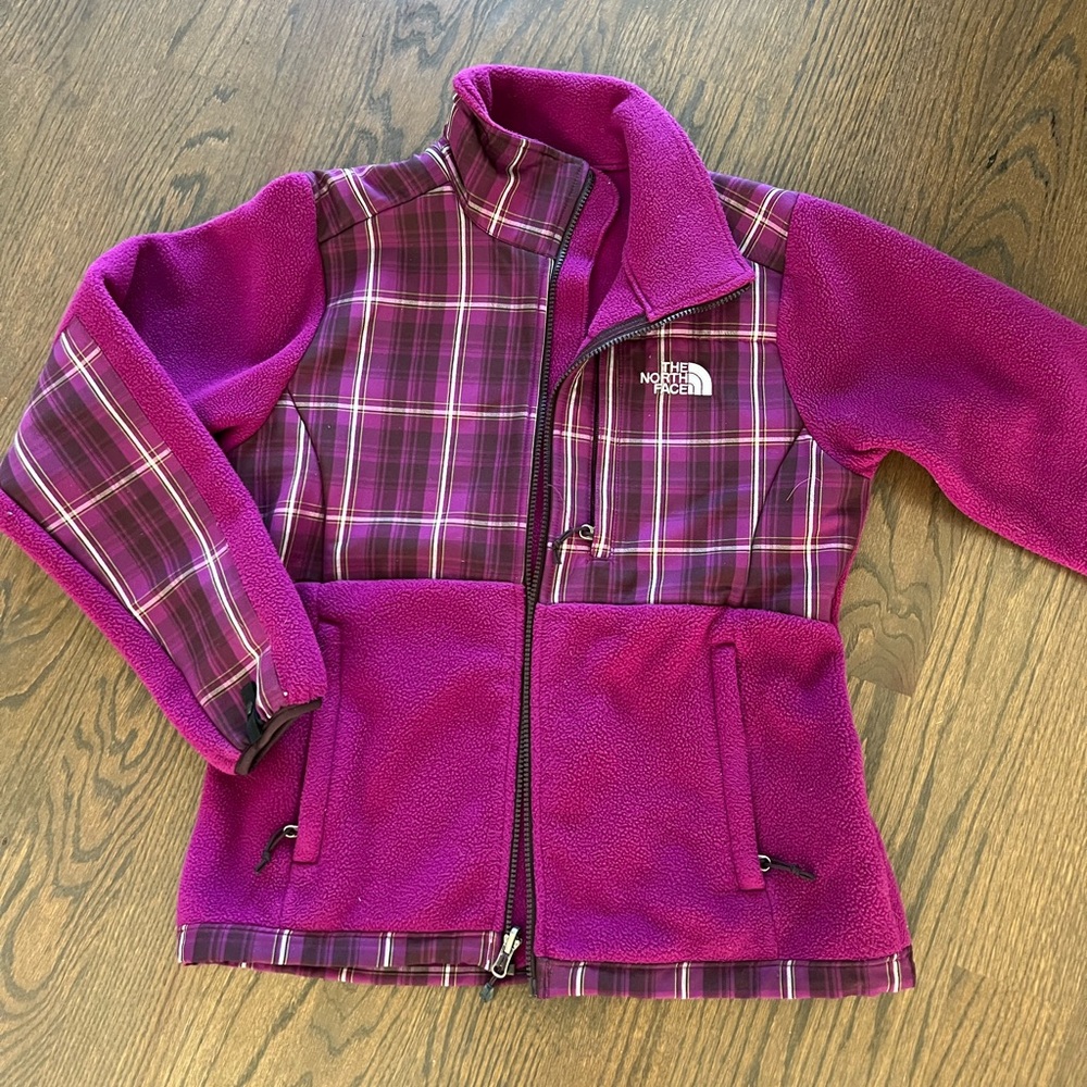 North Face Women’s fleece jacket. Super cute plaid design.